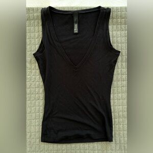 SKIMS Soft Black V-Neck Ribbed Women's Top